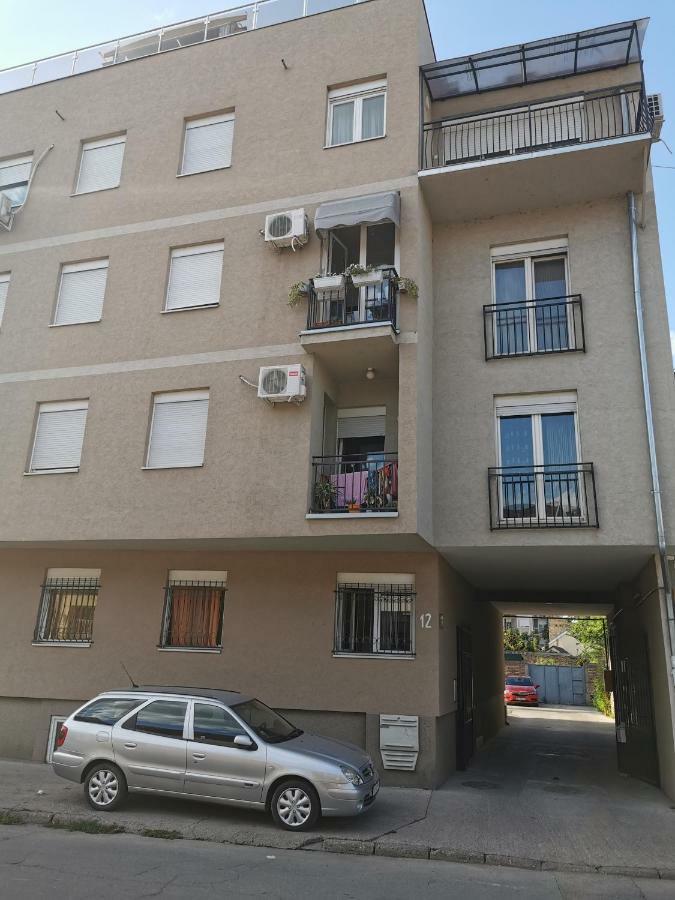 Apartman Dositej Novi Sad Exterior photo